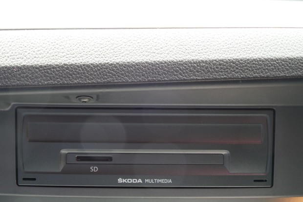 Skoda Superb Combi 2.0 TDI 150 DSG Style (05)