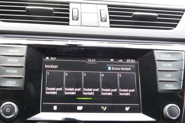 Skoda Superb Combi 2.0 TDI 150 DSG Style (19)