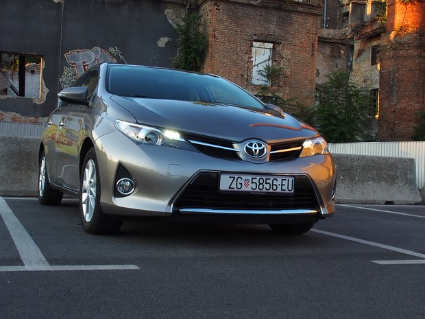 Toyota Auris 1,4 D-4D Style (15)