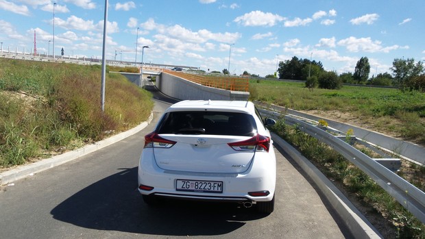 Toyota Auris 1.6 D-4D Sport (15)