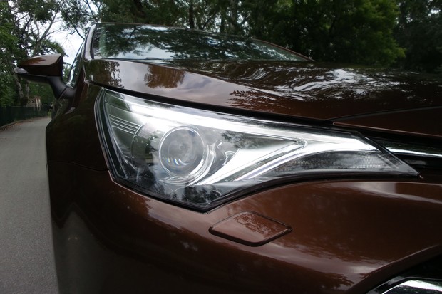 Toyota Avensis 2.0 D-4D (03)