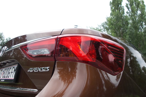 Toyota Avensis 2.0 D-4D (12)