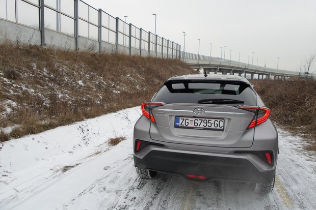 Toyota C-HR 1.2 Turbo 116 C-ult (02)