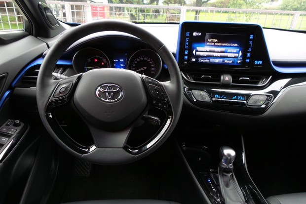 Toyota C-HR 1.8 VVT-i hibrid 122 C-ult (02)