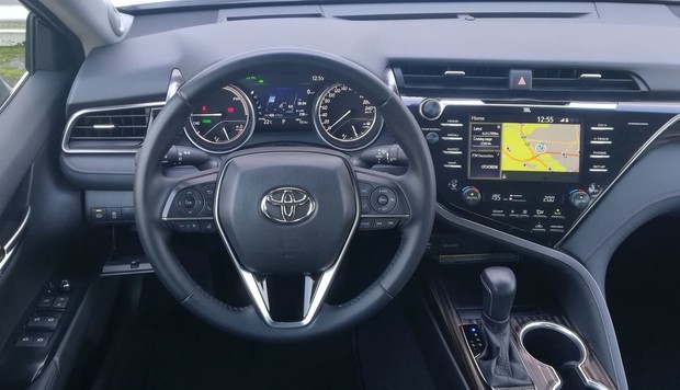 Toyota Camry Hybrid 2,5 VVT-iHSD Premium 02
