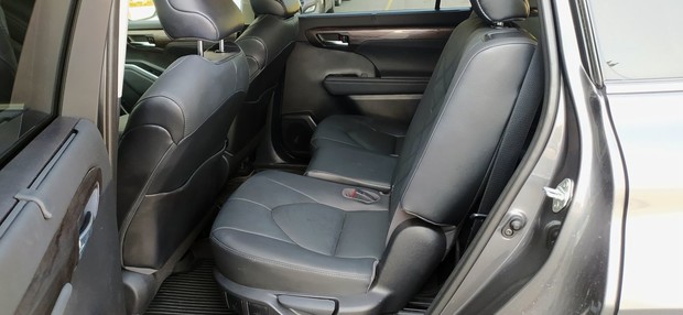 Toyota Highlander 2.5 VVT-i HSD AWD Premium Hybrid 14