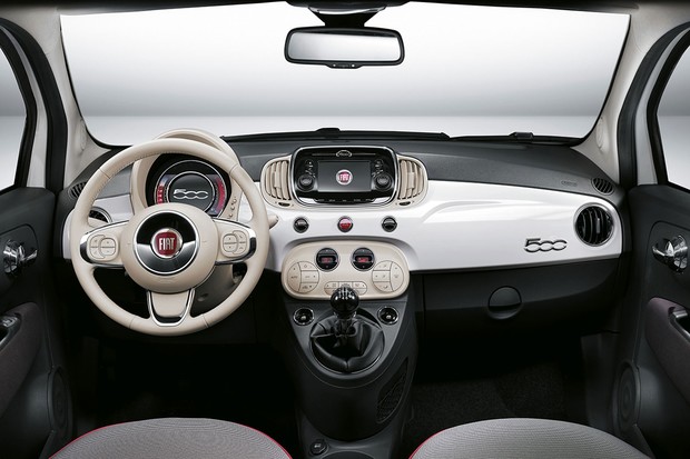 Fiat 500 2016 interijer (2)