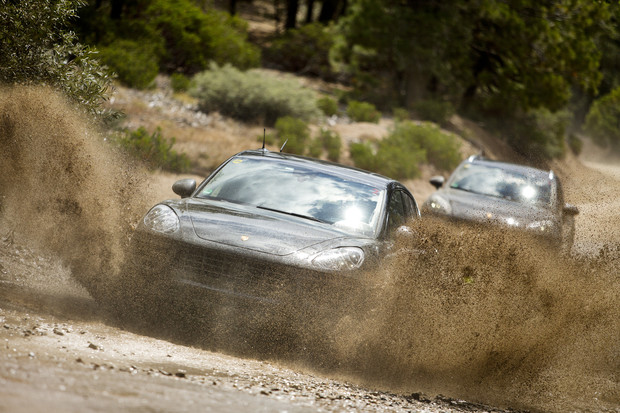 Porsche Macan na cesti (3)