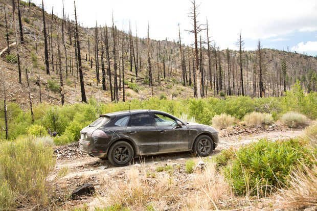 Porsche Macan na cesti (5)