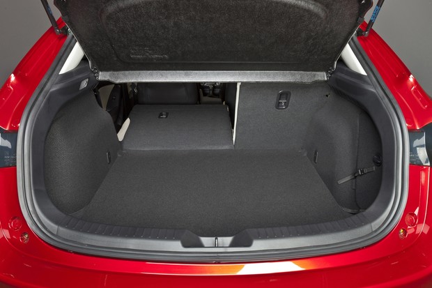 Mazda3 sada i u sedan izvedbi s 4 vrata (5)