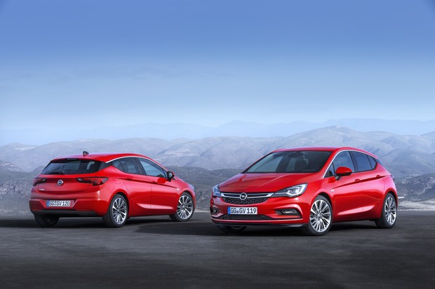 Opel Astra 2015 (1)