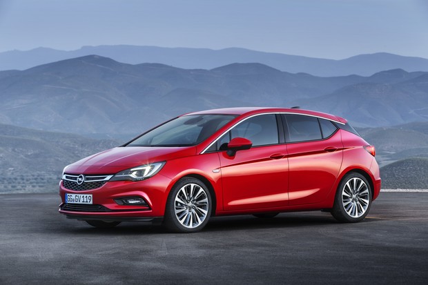 Opel Astra 2015 (3)