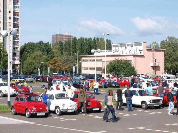 Oldtimeri Skupilo se stotinjak starodobnih automobila (2)