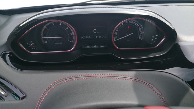 Peugeot 208 GTi (13)