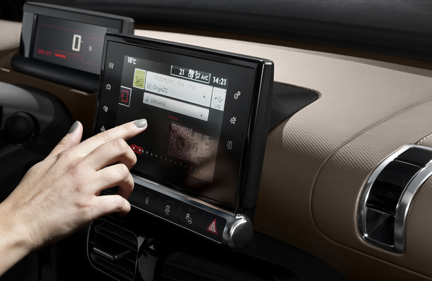 Citroen C4 Cactus interijer (8)