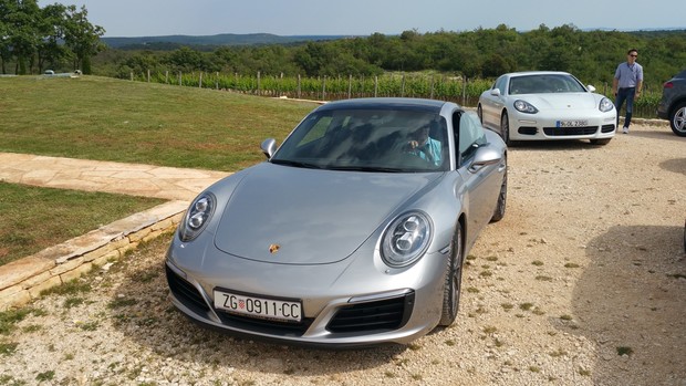 Porsche 911 Carrera 4S (2)