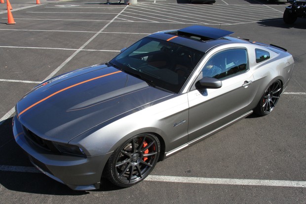 Ford Mustang GT iz 2011. godine (2)