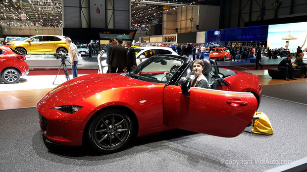 Mazda-MX-5-2016-(02)