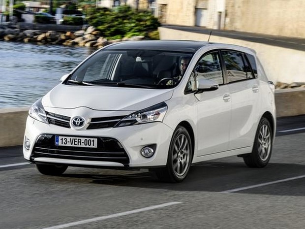 Toyota Verso 2013 (1)