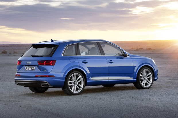 Audi Q7 2015 (1)