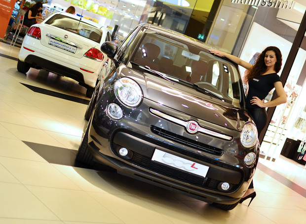 Zagreb Auto Week-hostese (3)