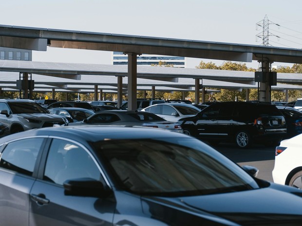 Akumulator se ispraznio jer je auto kraj aerodroma