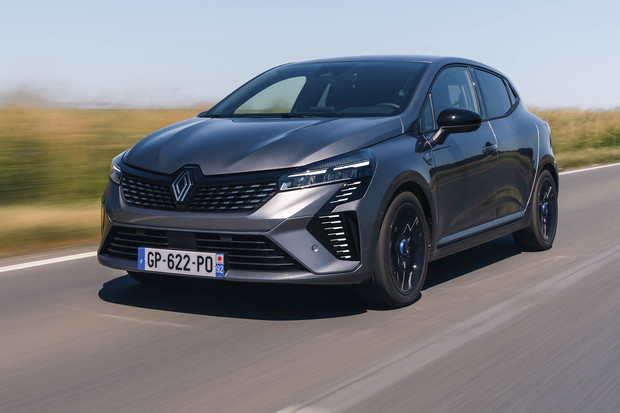 Clio s trona skinuo Octaviju Clio s trona skinuo Octaviju
