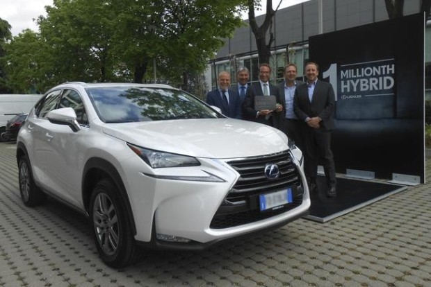 Lexus prodao svoj milijunti hibridni automobil