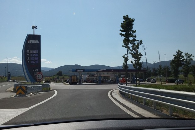 Plin znatno pojeftinio, dizel jednu lipu, a benzin poskupio Plin znatno pojeftinio, dizel jednu lipu, a benzin poskupio