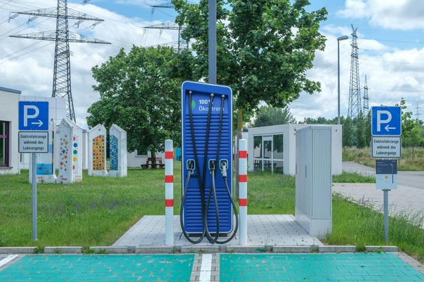 Poticaji za EV do 90.000 eura po prijavi Poticaji za EV do 90.000 eura po prijavi