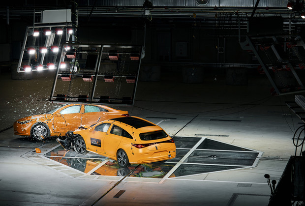 Mercedes CLA prošao bočni crash-test uživo