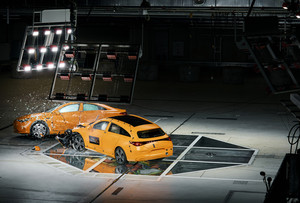 Mercedes CLA prošao bočni crash-test uživo
