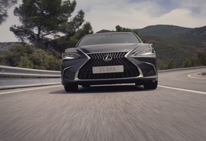 Dorađena je najtraženija Lexus limuzina