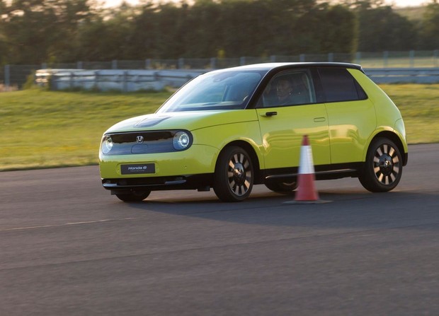 Električna Honda e s 200 km dosega Električna Honda e s 200 km dosega