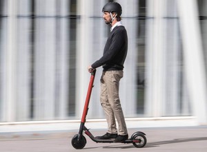 Električni romobil Seat eXS KickScooter