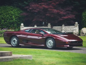 Kolekcionarski Jaguar XJ200 na aukciji