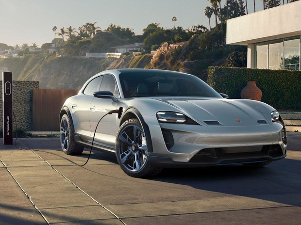 Koncept Porsche Mission E Cross Turbo