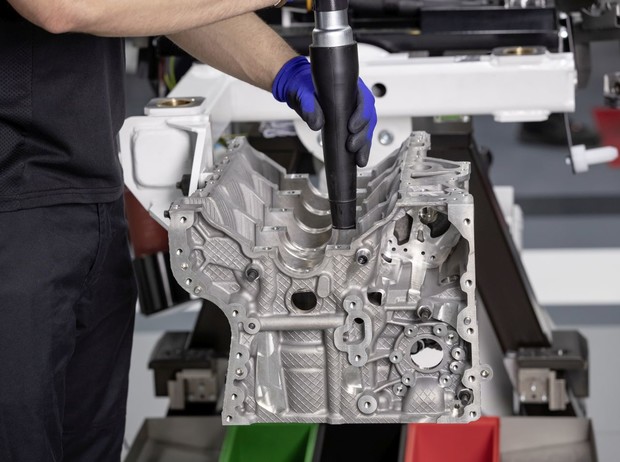 Novi Mercedes-AMG turbo benzinski motor