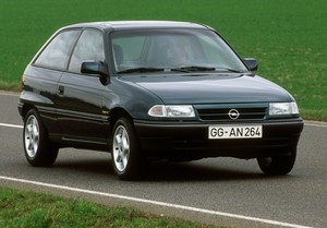 Opel Astra slavi svoj 30. rođendan