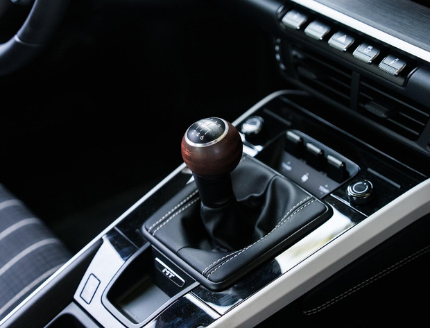 Porsche 911 Carrera S vraća ručni mjenjač