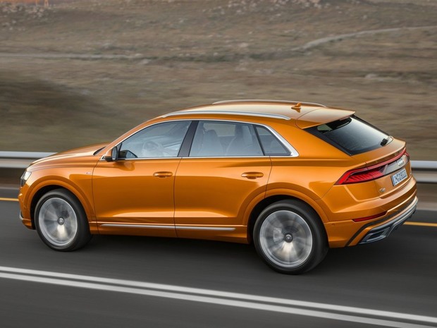 Predstavljen je novi coupe SUV Audi Q8