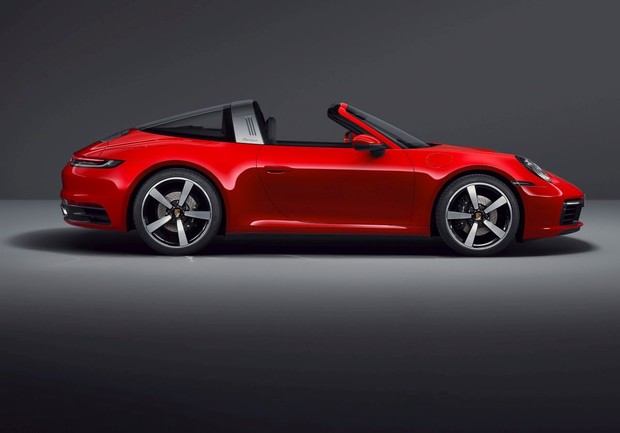 Predstavljen je novi Porsche 911 Targa Predstavljen je novi Porsche 911 Targa