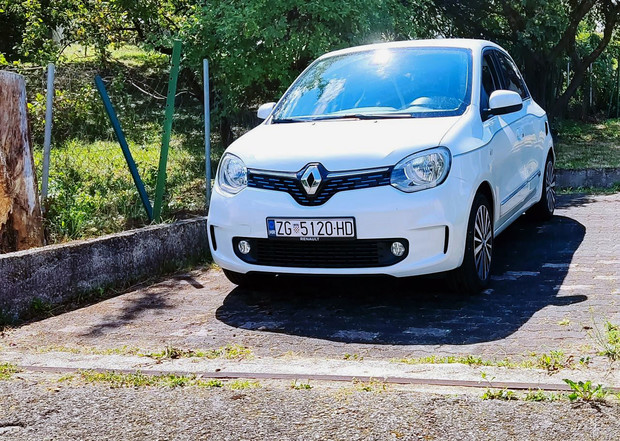 Selidba s električnim Renault Twingom