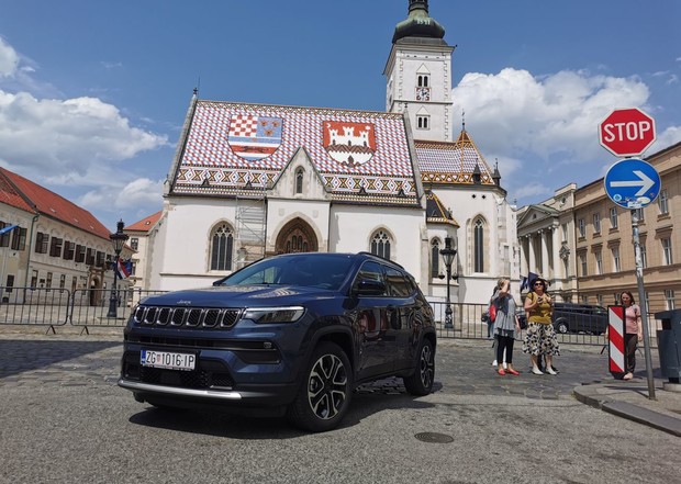 Stigao je hibrid Jeep Compass e-Torque