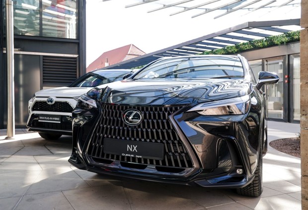 Stigli Lexus NX i Toyota RAV4 plug-in