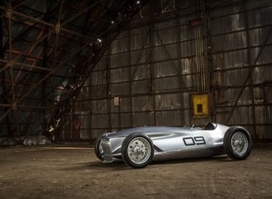 Uz Infiniti Prototype 9 retro je u modi