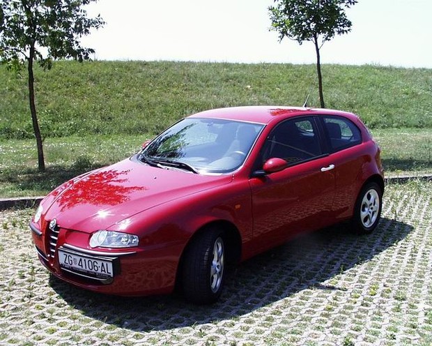 Alfa Romeo 147 1.9 JTD 16V Distinctive