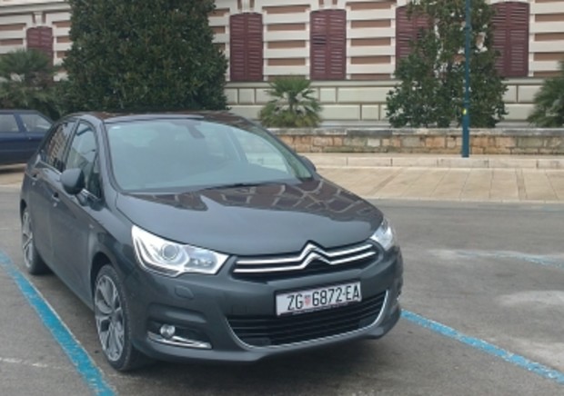 Citroen C4 1.6 VTi 120 exclusive Citroen C4 1.6 VTi 120 exclusive
