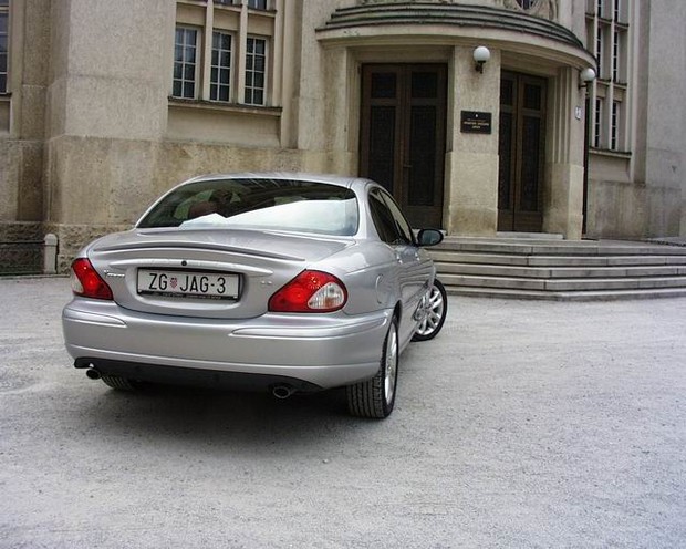 Jaguar X-type 2.5 V6 AT Executive