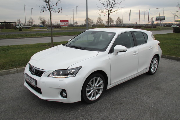 Lexus CT 200h 1.8 Luxury Premium TEST